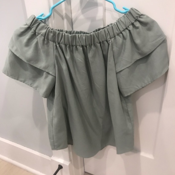 H&M Tops - Off the shoulder top
